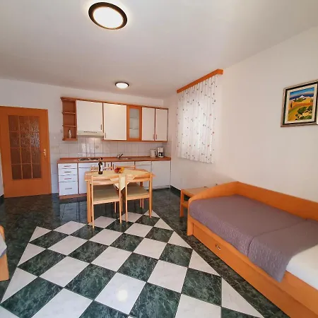 Anne Apartament Jadranovo