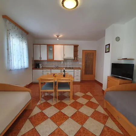 Apartment Anne Jadranovo