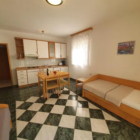 Apartment Anne Jadranovo